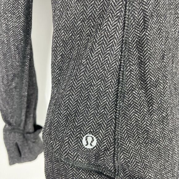 Lululemon Top Size 4 Womens Gray Heathered Herringbone Base Runner 1/2 Zip Rulu - Picture 8 of 8